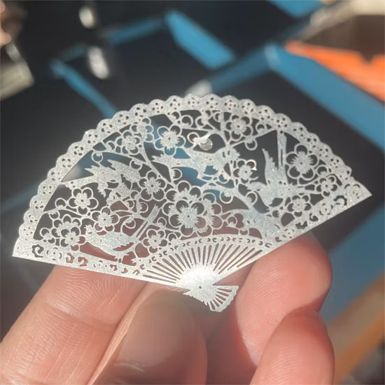 熱い販売とポータブル高品質耐久性のある金属繊維レーザー切断