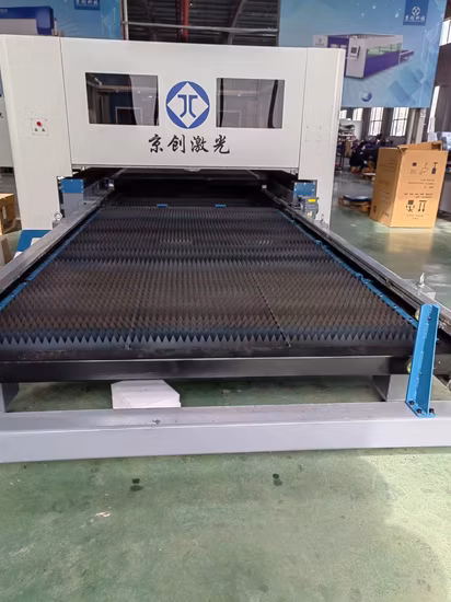 中国サプライヤー 1000W 1500W 2000W 3000W 4000W 8000W 鉄アルミニウムステンレス鋼板金 CNC ファイバーレーザーカッター 3015 CNC ファイバーレーザー切断機